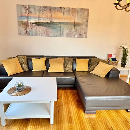 Ferienwohnung Im Erdgeschoss Mit Eingezaeunten Garten Und Terrasse Aurich Exteriör bild