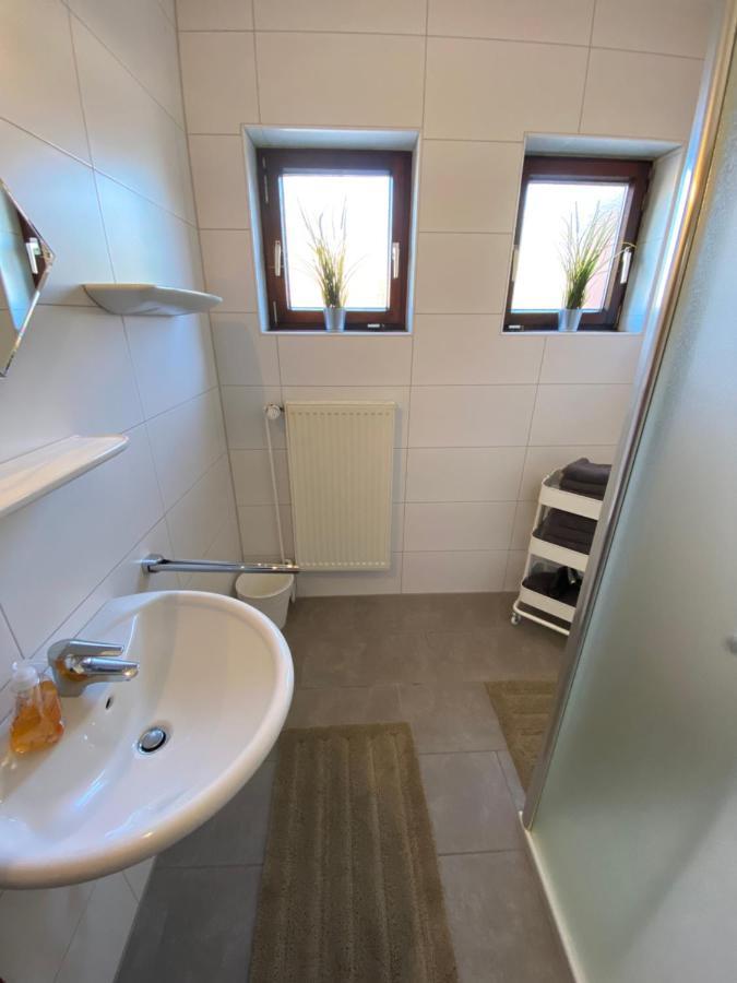 Ferienwohnung Im Erdgeschoss Mit Eingezaeunten Garten Und Terrasse Aurich Exteriör bild