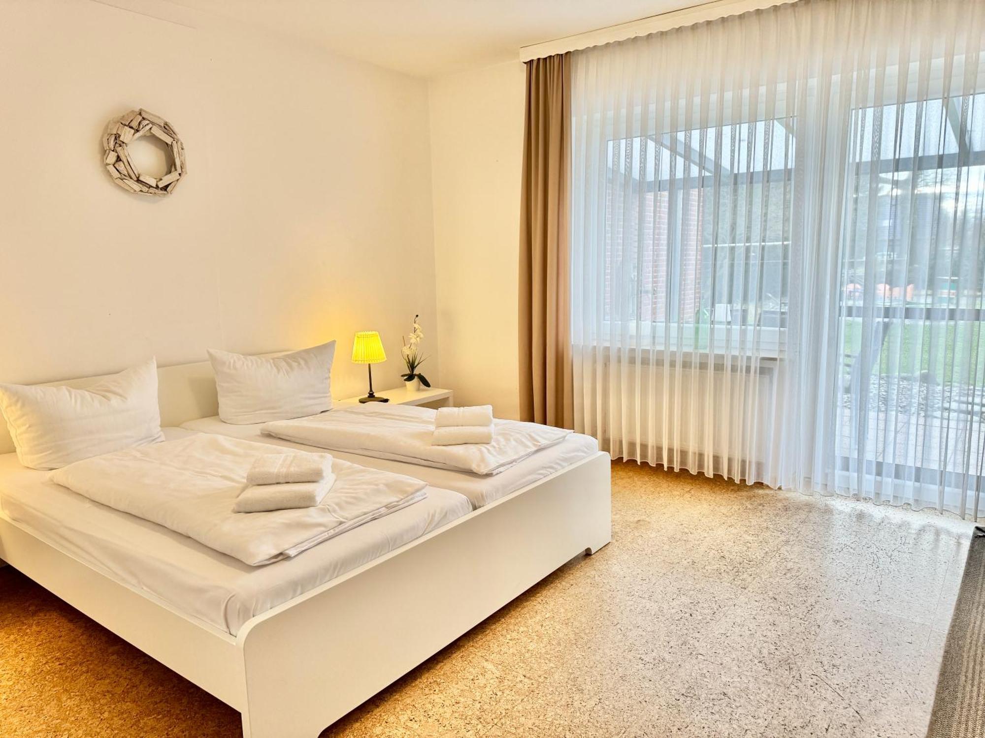 Ferienwohnung Im Erdgeschoss Mit Eingezaeunten Garten Und Terrasse Aurich Exteriör bild