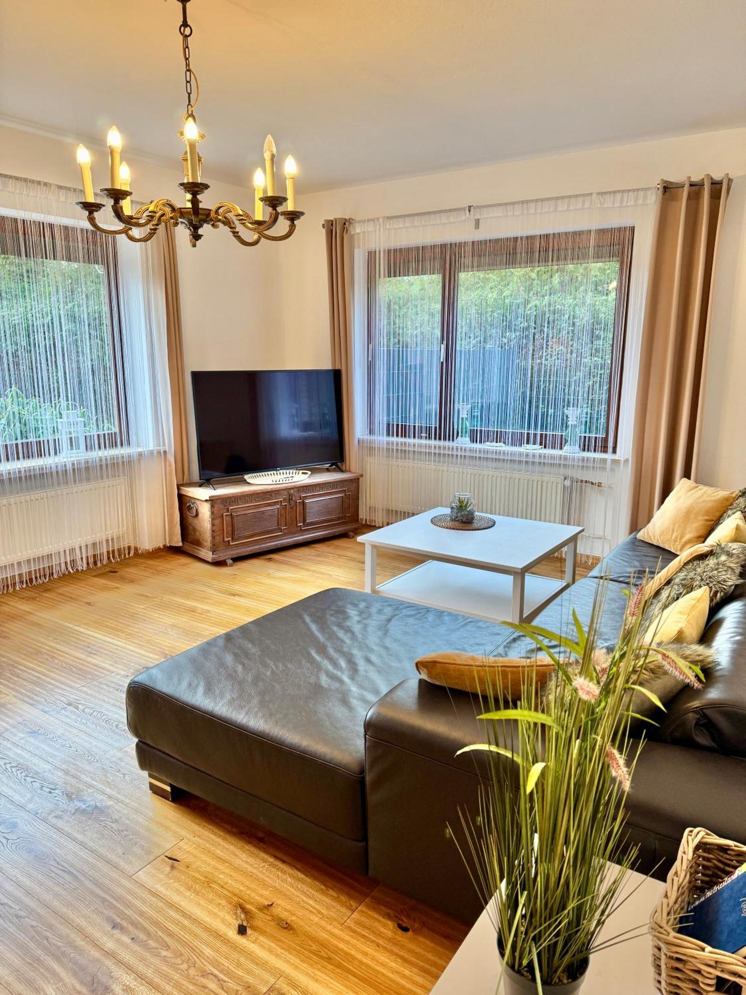 Ferienwohnung Im Erdgeschoss Mit Eingezaeunten Garten Und Terrasse Aurich Exteriör bild