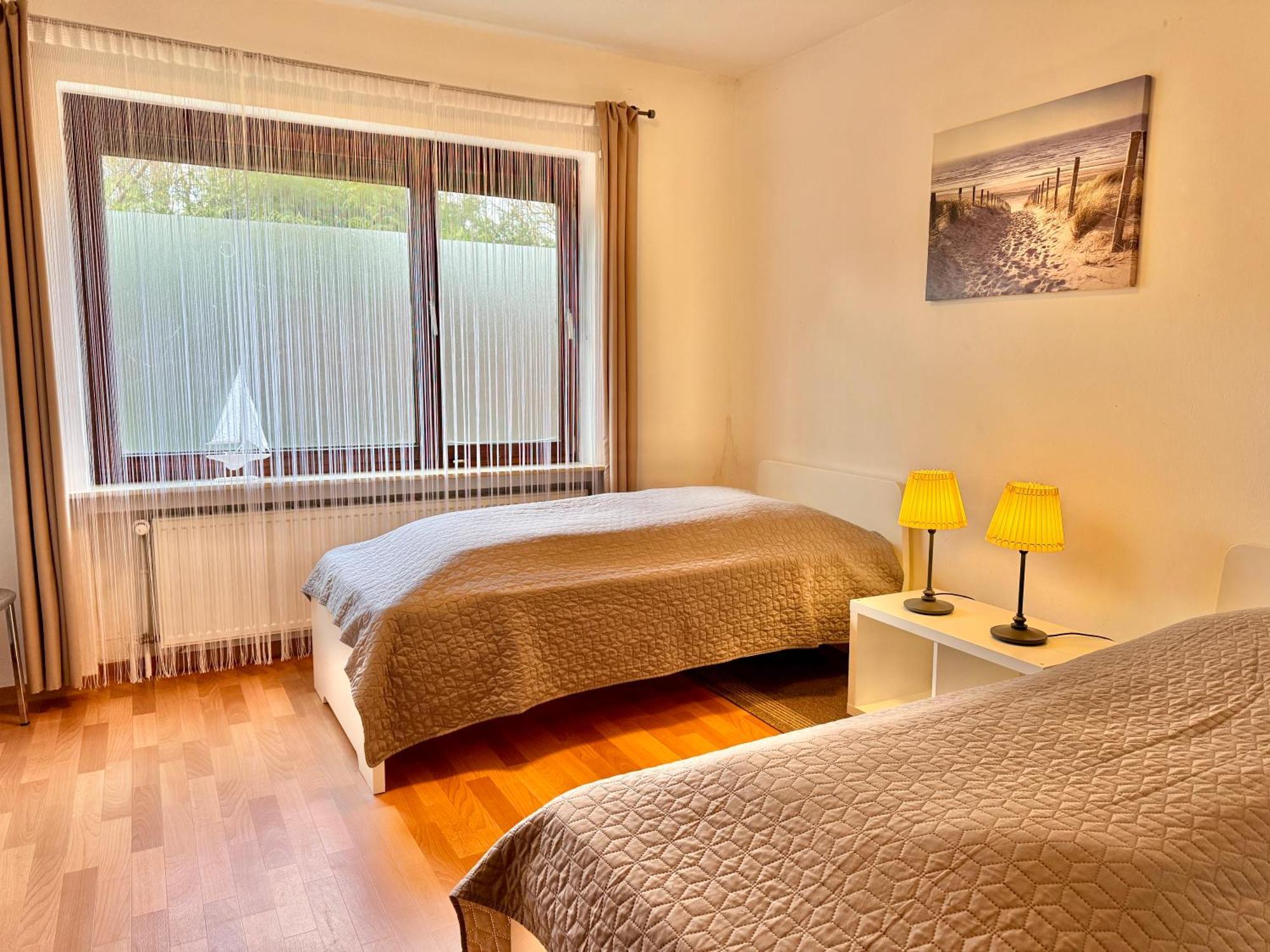 Ferienwohnung Im Erdgeschoss Mit Eingezaeunten Garten Und Terrasse Aurich Exteriör bild