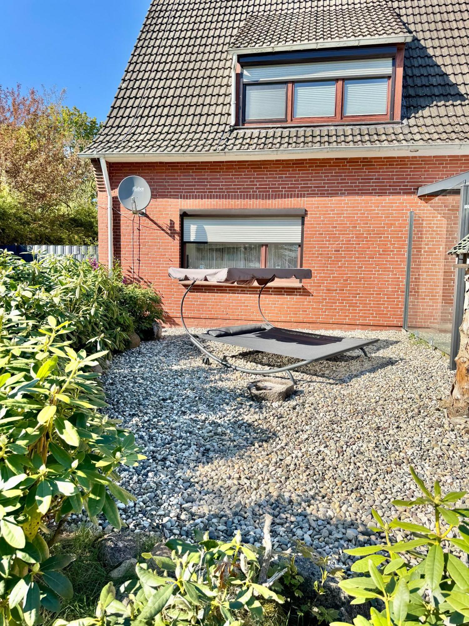 Ferienwohnung Im Erdgeschoss Mit Eingezaeunten Garten Und Terrasse Aurich Exteriör bild
